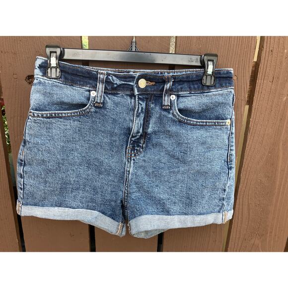 WILD FABLE SIZE 4 ROLLED HEM DENIUM JEAN SHORTS - Picture 1 of 5